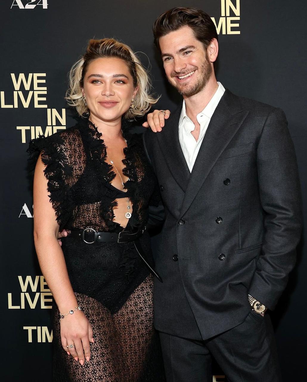 بالصور- فلورنس بيو وأندرو غارفيلد يتألقان بالأسود في نيويورك